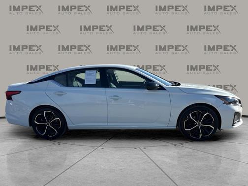 2025 Nissan Altima SR FWD