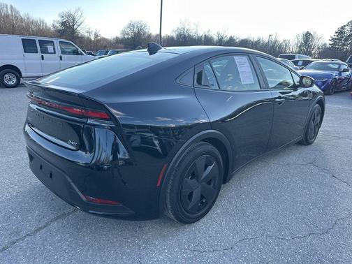 2025 Toyota Prius LE