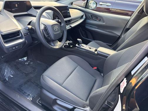 2025 Toyota Prius LE