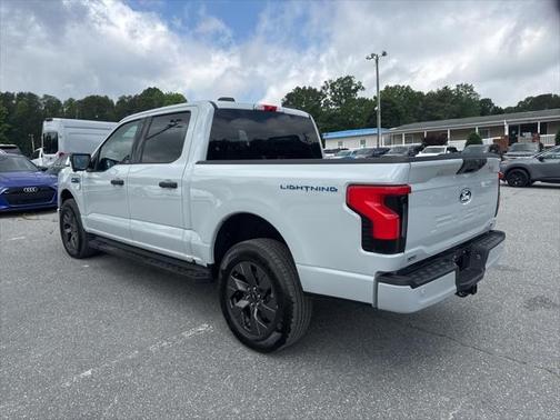 2024 Ford F-150 Lightning XLT