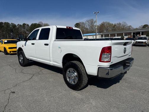 2023 RAM 2500 Tradesman Crew Cab 4x4 6'4' Box
