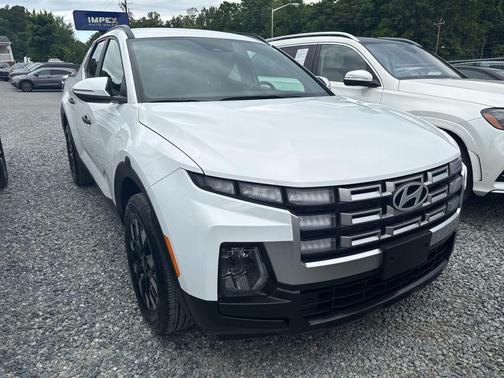 Atlas White 2025 Hyundai SANTA CRUZ SEL