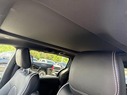 Silver Mist Clearcoat 2026 Chrysler Pacifica Limited
