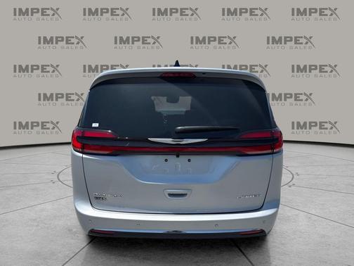 Silver Mist Clearcoat 2026 Chrysler Pacifica Limited