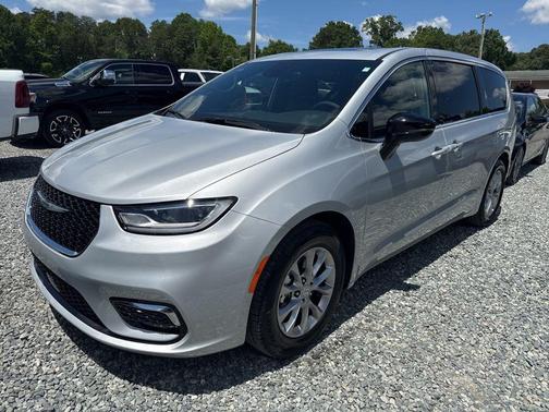 Silver Mist Clearcoat 2026 Chrysler Pacifica Limited