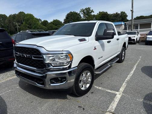 Bright White Clearcoat 2023 RAM 2500 Big Horn Crew Cab 4x4 6'4' Box
