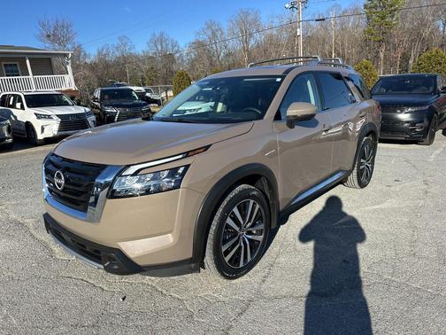 2024 Nissan Pathfinder Platinum