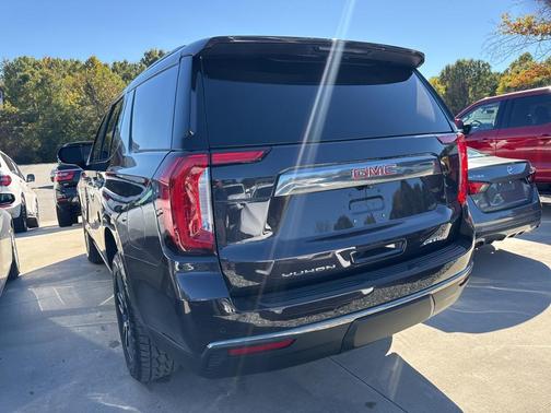 2024 GMC Yukon 4WD AT4