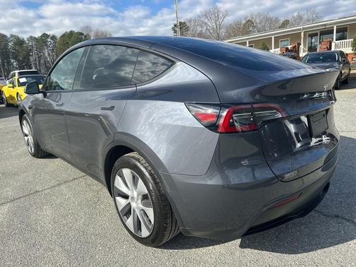 2023 Tesla Model Y Long Range Dual Motor All-Wheel Drive