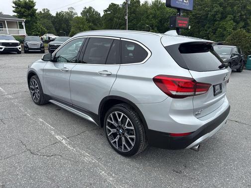Glacier Silver Metallic 2021 BMW X1 sDrive28i