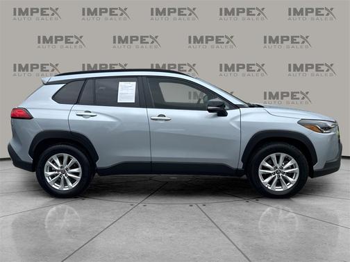 2025 Toyota Corolla Cross LE