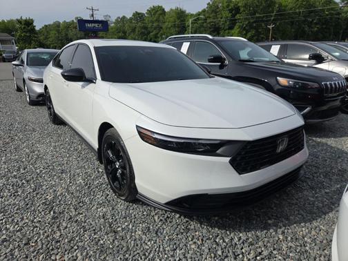 Platinum White Pearl 2025 Honda Accord SE