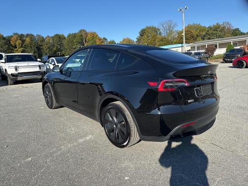 2025 Tesla Model Y Long Range Dual Motor Rear-Wheel Drive