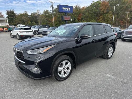 2022 Toyota Highlander LE