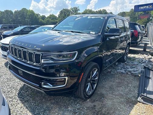 Diamond Black Crystal Pearlcoat 2025 Jeep Wagoneer Series III