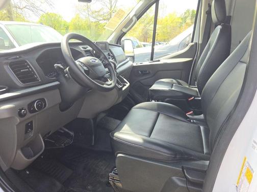OXFORD WHITE 2025 Ford Transit-250 Base