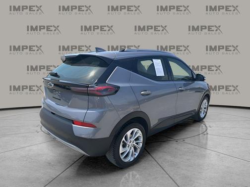 Gray Ghost Metallic 2023 Chevrolet Bolt EUV FWD LT