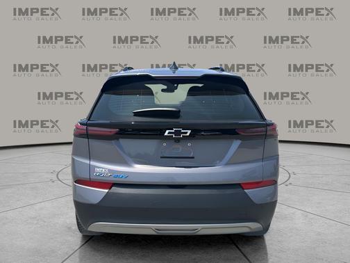 Gray Ghost Metallic 2023 Chevrolet Bolt EUV FWD LT