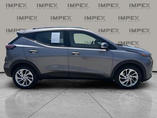 Gray Ghost Metallic 2023 Chevrolet Bolt EUV FWD LT