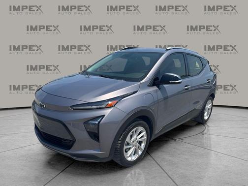 Gray Ghost Metallic 2023 Chevrolet Bolt EUV FWD LT