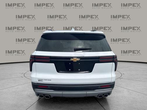 Summit White 2025 Chevrolet Traverse LT