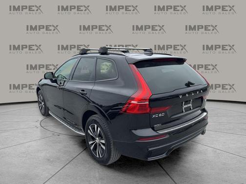 Onyx Black Metallic 2024 Volvo XC60 B5 Core Dark Theme