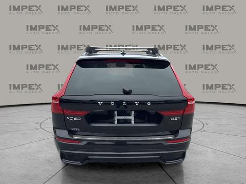 Onyx Black Metallic 2024 Volvo XC60 B5 Core Dark Theme