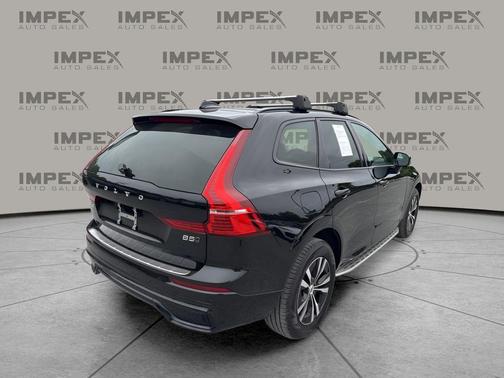 Onyx Black Metallic 2024 Volvo XC60 B5 Core Dark Theme