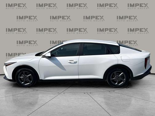 Snow White Pearl 2025 Kia K4 LXS