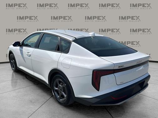 Snow White Pearl 2025 Kia K4 LXS