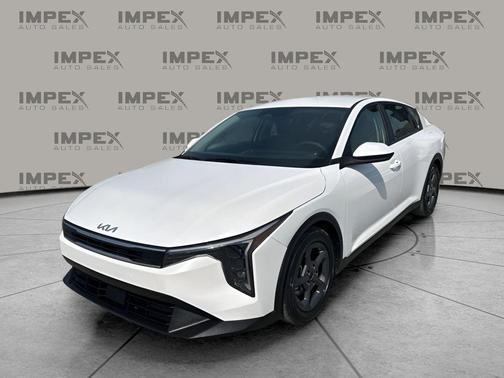 Snow White Pearl 2025 Kia K4 LXS