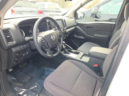 2023 Nissan Frontier S