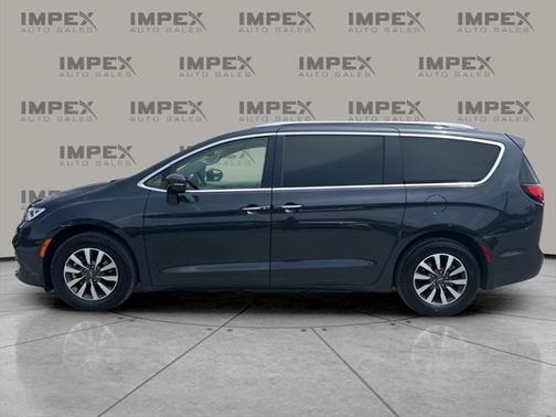 2021 Chrysler Pacifica Touring L