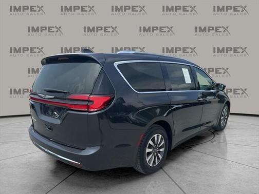 2021 Chrysler Pacifica Touring L