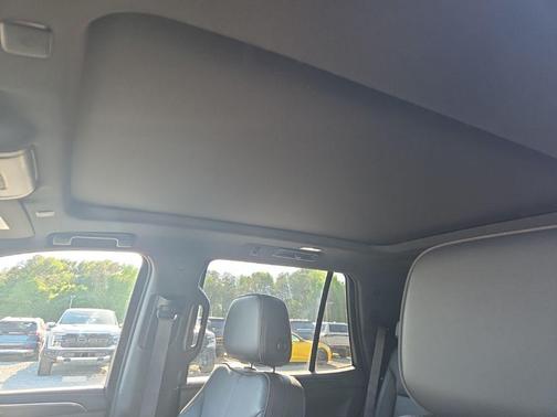 Summit White 2022 Chevrolet Tahoe 4WD RST