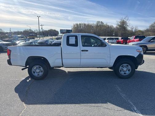 2022 Toyota Tacoma SR