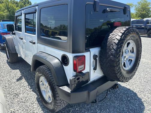 Bright White Clearcoat 2017 Jeep Wrangler Unlimited Sport