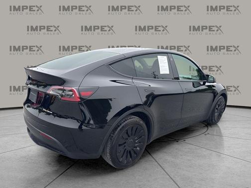 2022 Tesla Model Y Long Range Dual Motor All-Wheel Drive