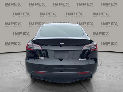 2022 Tesla Model Y Long Range Dual Motor All-Wheel Drive
