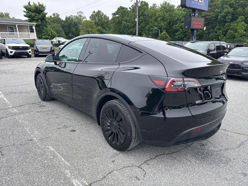 2022 Tesla Model Y Long Range Dual Motor All-Wheel Drive