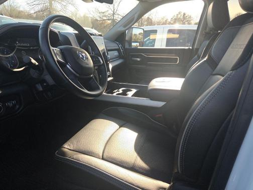 2024 RAM 2500 Laramie Crew Cab 4x4 6'4' Box