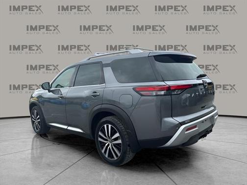 2023 Nissan Pathfinder Platinum 4WD