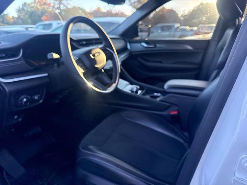 Bright White Clearcoat 2023 Jeep Grand Cherokee Altitude