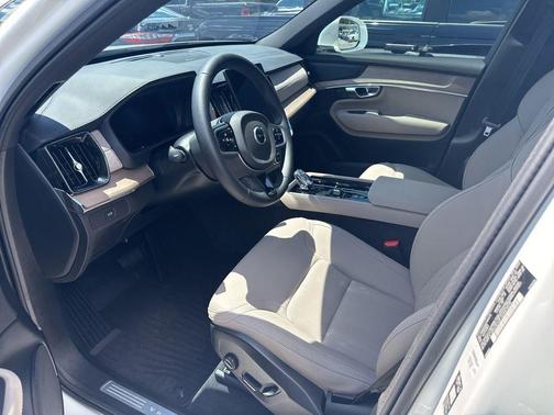 Crystal White Pearl 2026 Volvo XC90 Plus, B6 AWD Gas (mild hybrid), Gasoline, Bright, 7 Seats