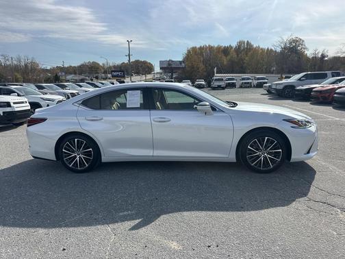 2025 Lexus ES 350 Base