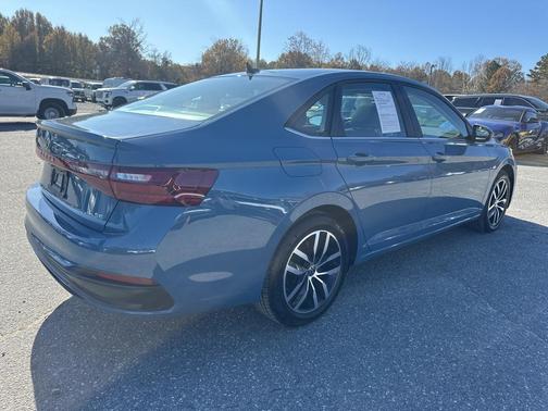 2025 Volkswagen Jetta 1.5T SE