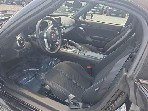 Forte Black Metallic 2018 FIAT 124 Spider Base