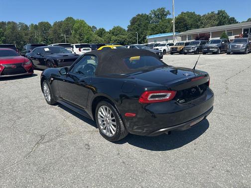 Forte Black Metallic 2018 FIAT 124 Spider Base