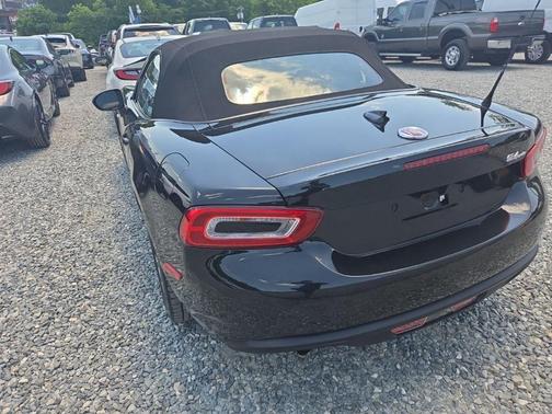 Forte Black Metallic 2018 FIAT 124 Spider Base