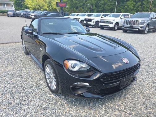 Forte Black Metallic 2018 FIAT 124 Spider Base